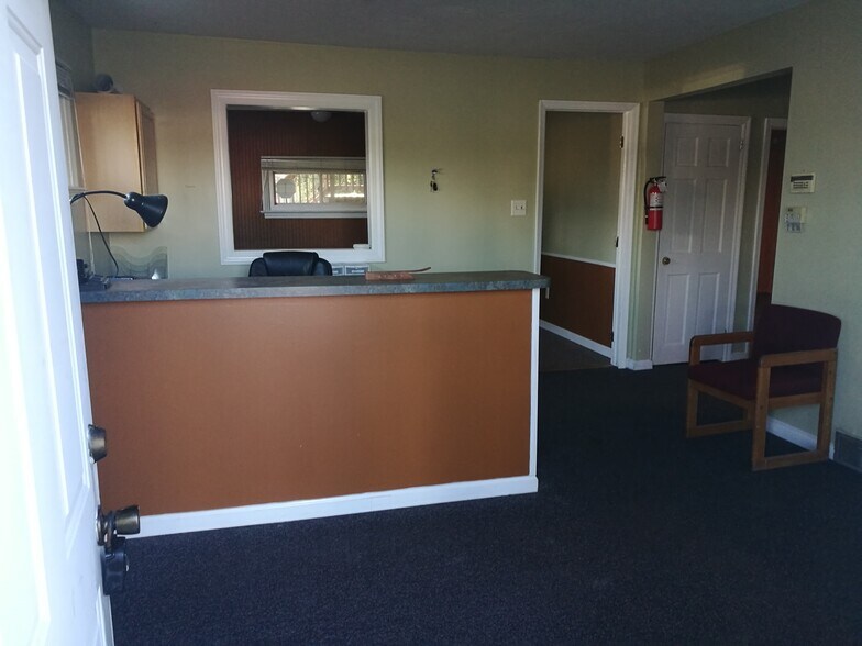 More Photos Of 1303 Veterans Hwy, Bristol Office For Sale