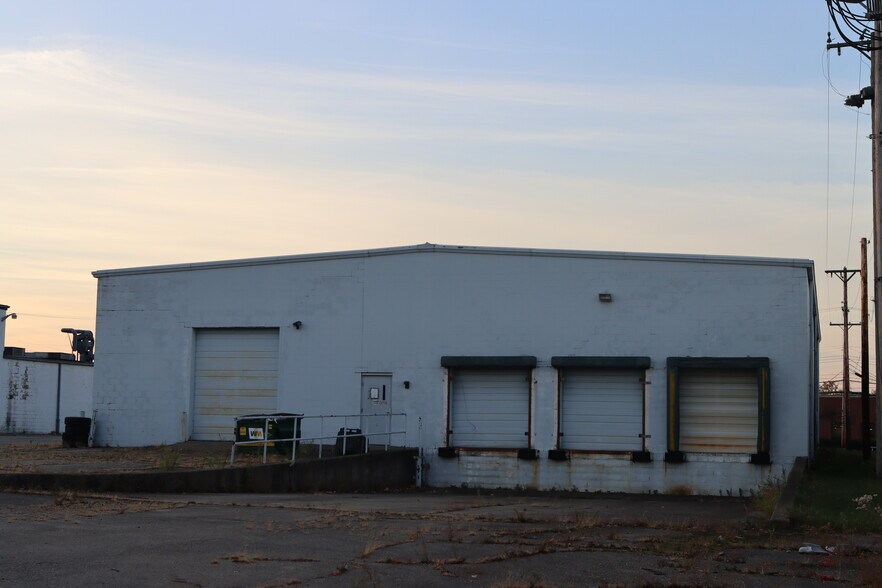 More Photos Of 347 Leo St, Dayton Warehouse For Sale
