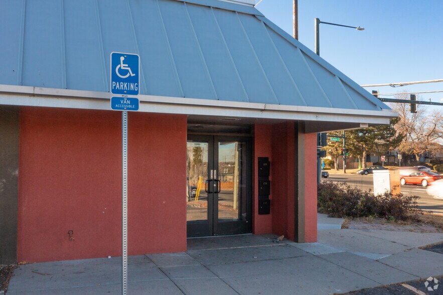 More Photos Of 9050 E Hampden Ave, Denver Restaurant For Lease