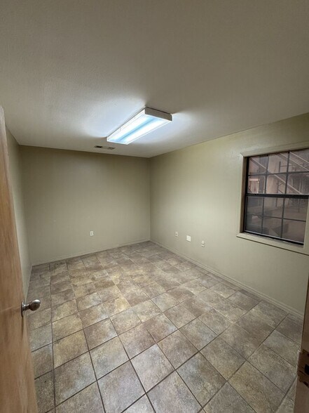 More Photos Of 120 Kansas City Ave, Shreveport Warehouse For Lease