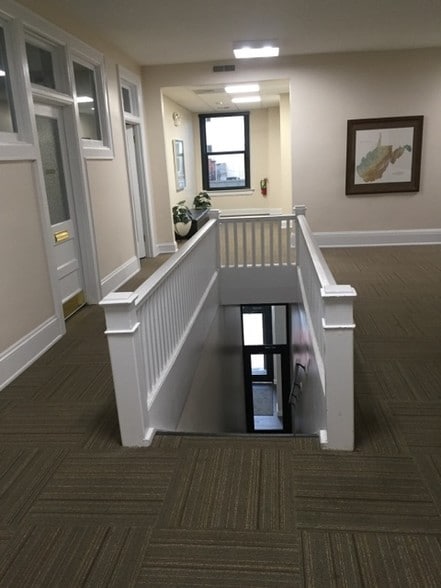More Photos Of 716 Lee St E, Charleston Storefront Retail Residential For Sale