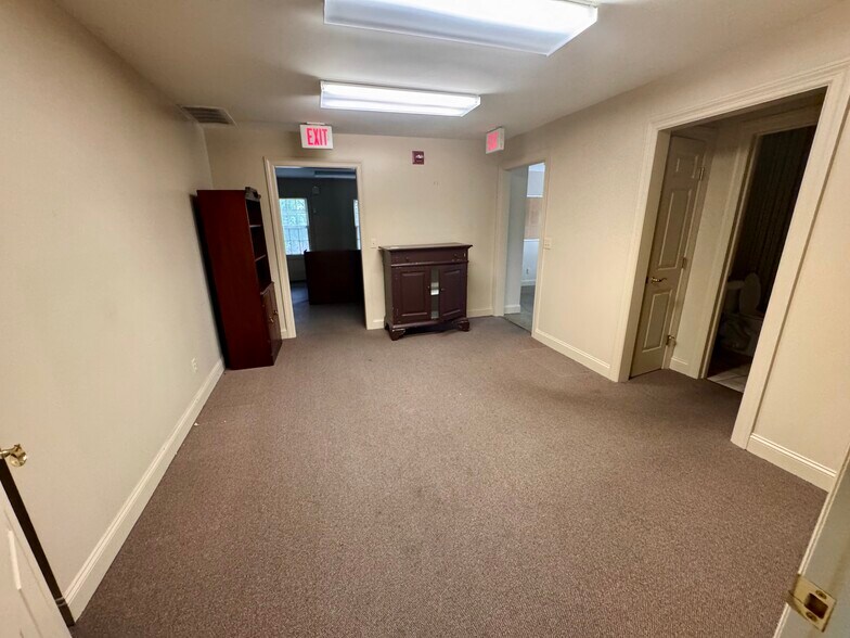 More Photos Of 25 Belden Ave, Norwalk Office For Lease
