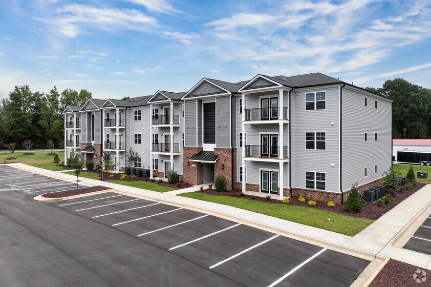 More Photos Of 143 Emerson Point Dr, Elon Apartments For Sale