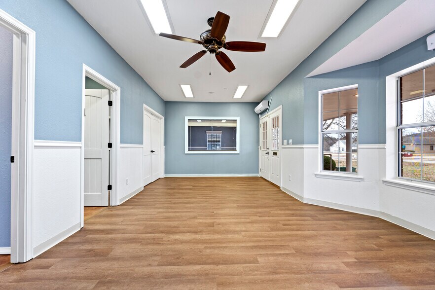 More Photos Of 71 Colt Square Dr, Fayetteville Loft Creative Space For Sale