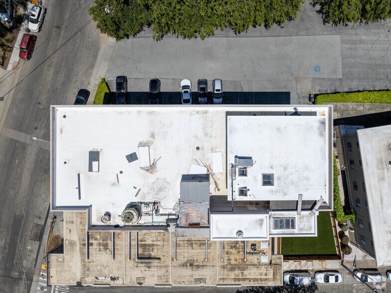 More Photos Of 2555 Flores St, San Mateo Medical For Lease