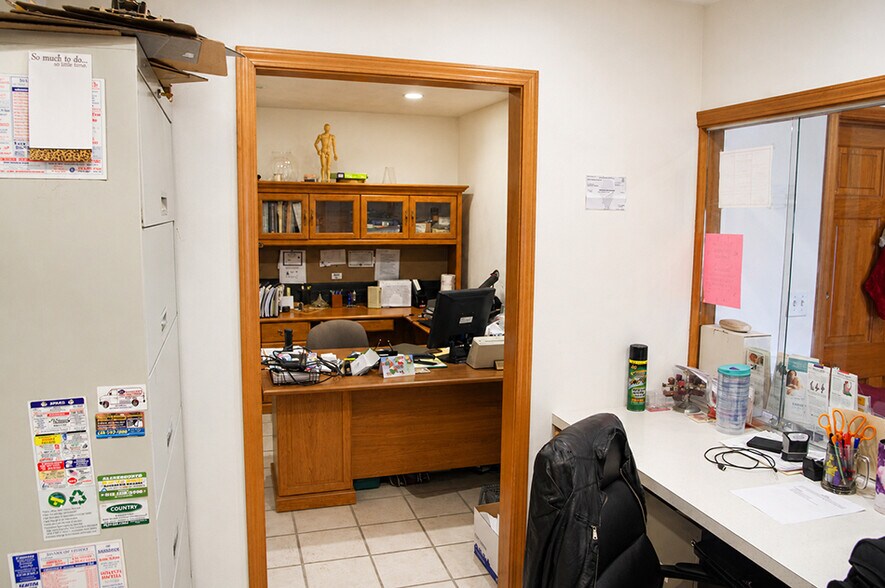 More Photos Of 607 N Sparta St, Steeleville Medical For Sale