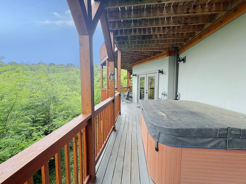 More Photos Of 433 Red Hawk Way, Gatlinburg Specialty For Sale