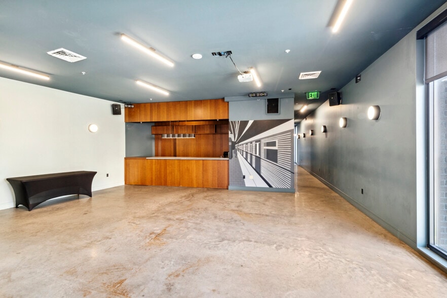 More Photos Of 1131 Tchoupitoulas St, New Orleans Storefront Retail Office For Sale