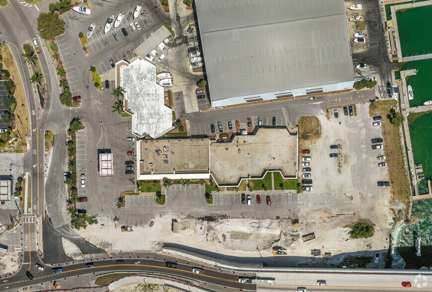 More Photos Of 100-128 Pinellas Bayway St, Saint Petersburg Unknown For Lease