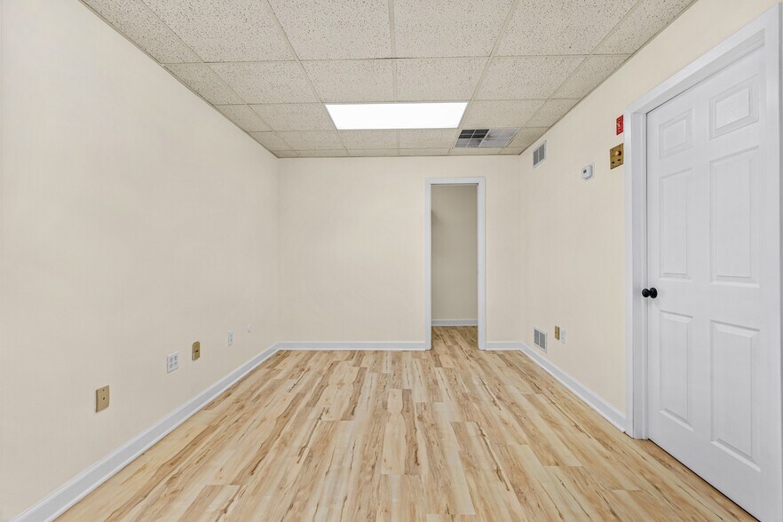 More Photos Of 35-37 Tamarack Cir, Skillman Medical For Lease