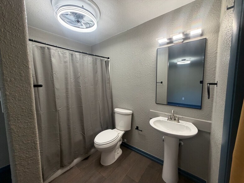 More Photos Of 3215 Bert Kouns Industrial Loop, Shreveport Apartments For Sale