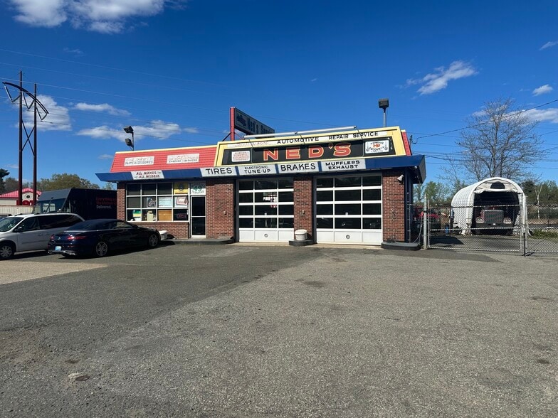 Primary Photo Of 49 Middlesex Tpke, Burlington Auto Repair For Sale