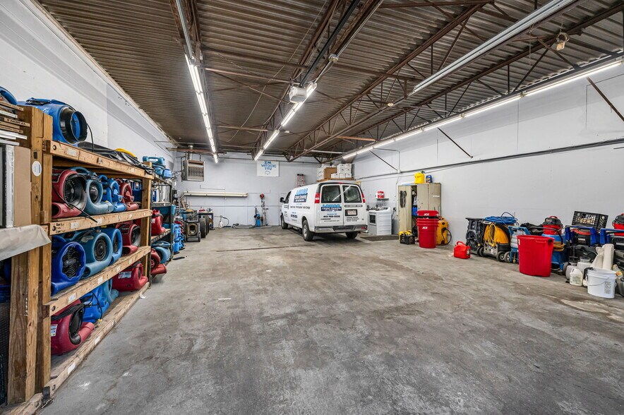 More Photos Of 80 Ramah Cir S, Agawam Manufacturing For Lease
