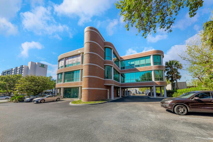 More Photos Of 701 N Westshore Blvd, Tampa Coworking Space