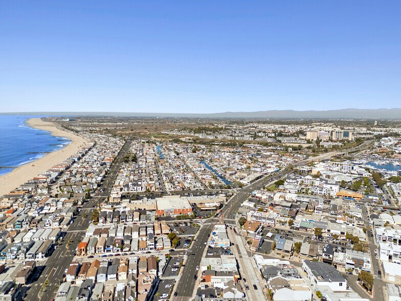 More Photos Of 3000-3002 Newport Blvd, Newport Beach General Retail For Sale