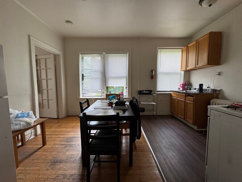 More Photos Of 7342 S Kingston Ave, Chicago Apartments For Sale