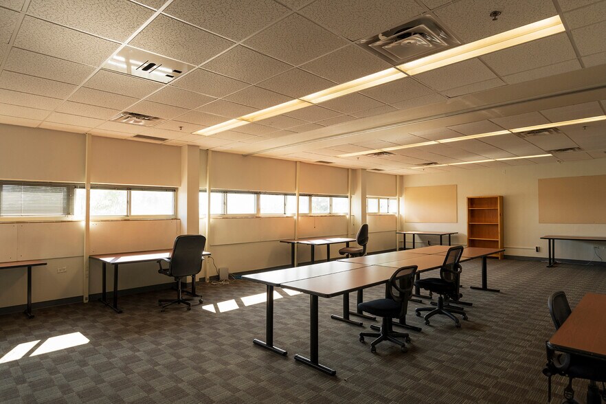 More Photos Of 1600 Saint Michaels Dr, Santa Fe Unknown For Lease