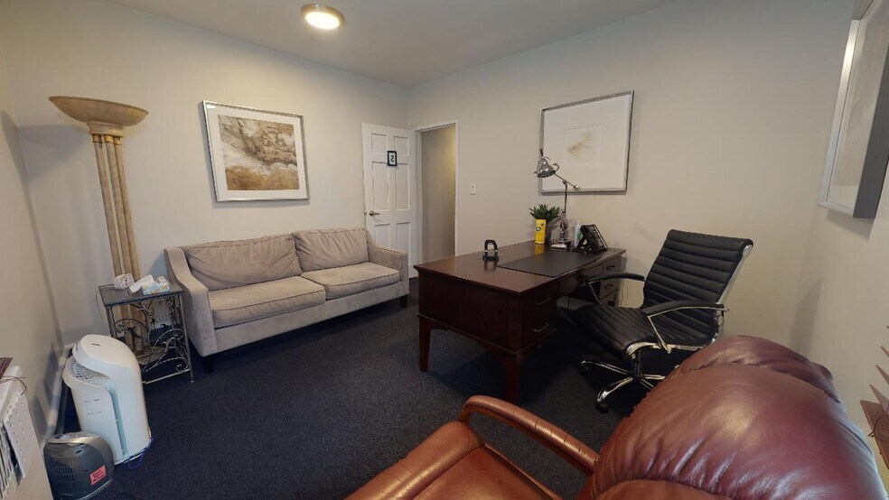 More Photos Of 98120 Queens Blvd, Rego Park Apartments For Sale