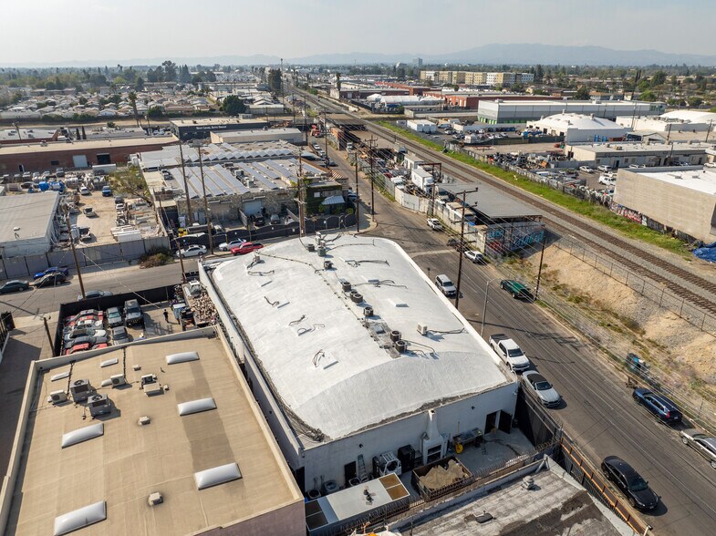 More Photos Of 7460 Varna Ave, North Hollywood Manufacturing For Sale