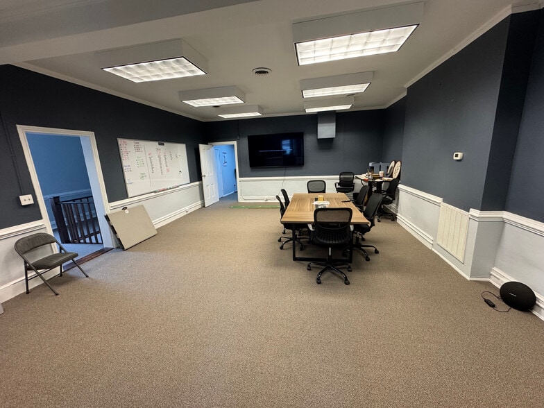 More Photos Of 51 E Lee St, Warrenton Storefront Retail Office For Sale