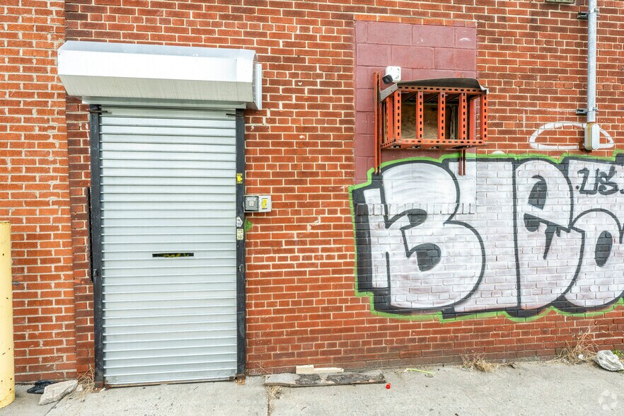More Photos Of 8-12 Preston Ct, Brooklyn Warehouse For Lease