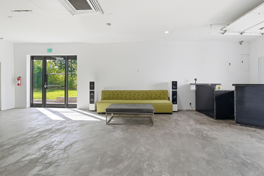 More Photos Of 1211 E Admiral Blvd, Tulsa Warehouse For Sale