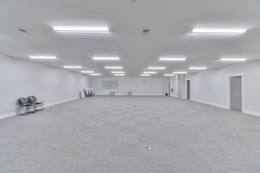 More Photos Of 605 River Rock Blvd, Murfreesboro Health Club For Lease
