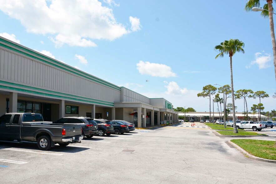 More Photos Of 5511 Park St N, Saint Petersburg Unknown For Lease
