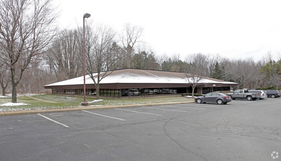 More Photos Of 7650 Dixie Hwy, Village of Clarkston Medical For Lease
