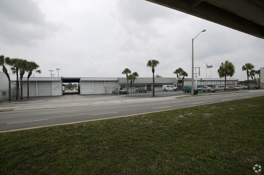 More Photos Of 4333 NW 27th Ave, Miami Warehouse For Sale