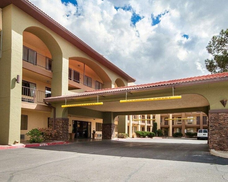 More Photos Of 900 N Yarbrough Dr, El Paso Hotel For Sale