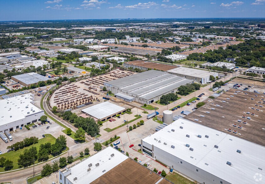 More Photos Of 9450 W Wingfoot Rd, Houston Manufacturing For Lease