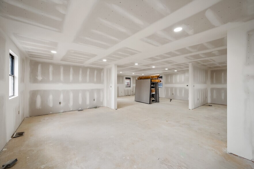 More Photos Of 114 W Church St, Marion Office Residential For Sale