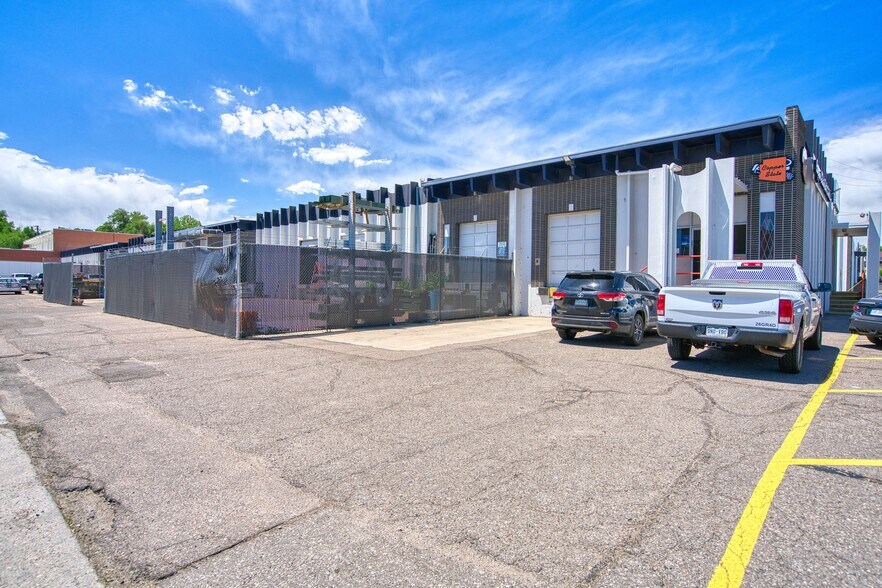 More Photos Of 2590 W 2nd Ave, Denver Flex For Lease