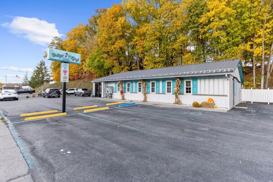 Primary Photo Of 45 S Walnut St, Sharpsville General Retail For Sale