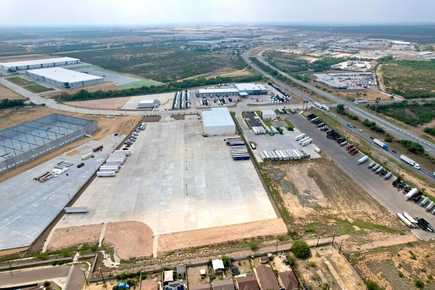 More Photos Of 127 Blue Ridge Pky, Laredo Truck Terminal For Lease