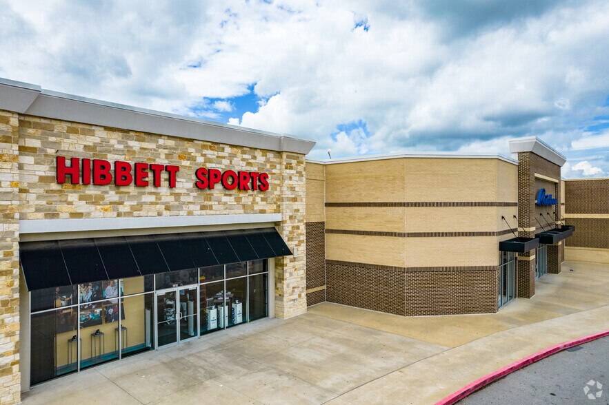 More Photos Of 6425 Old National Hwy, College Park Unknown For Lease