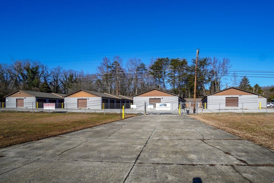 More Photos Of 3010 Roane State hwy, Harriman Self Storage For Sale