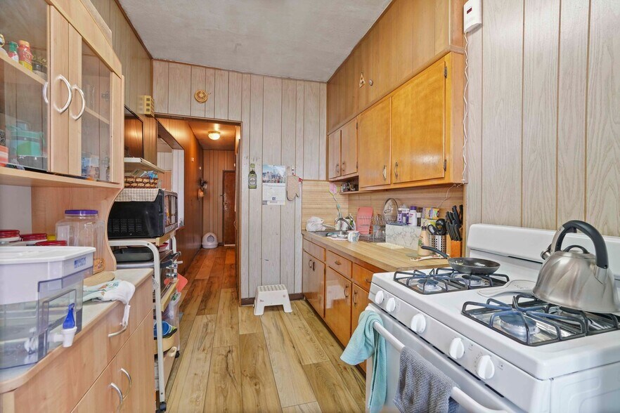 More Photos Of 6703 Myrtle Ave, Glendale Apartments For Sale