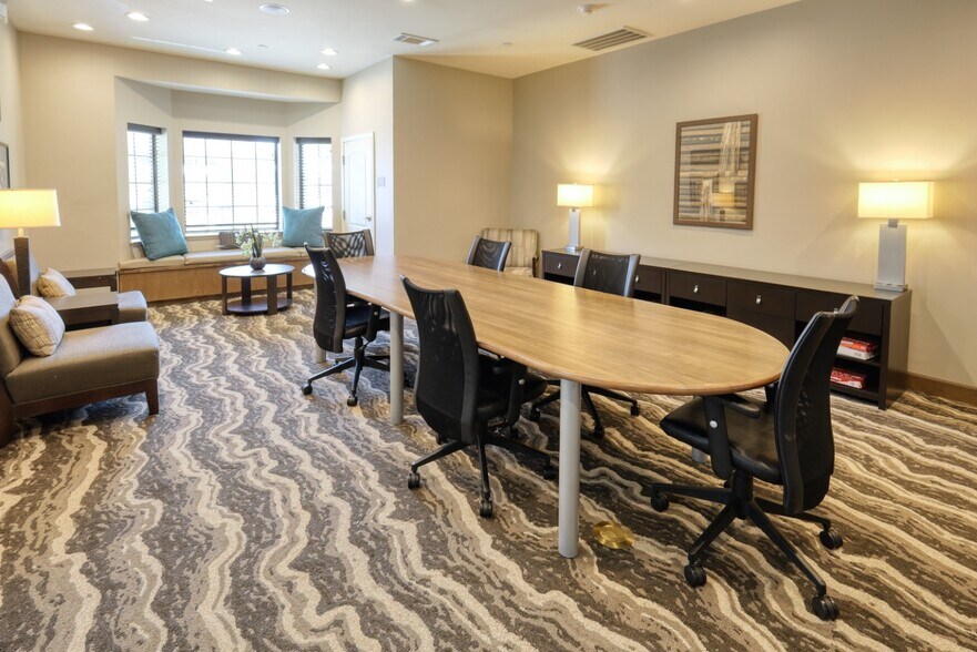 More Photos Of 4819 Canyon Lakes Trace Dr, Humble Hotel For Sale