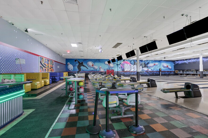 More Photos Of 1959 Metropolitan Pky SW, Atlanta Bowling Alley For Sale