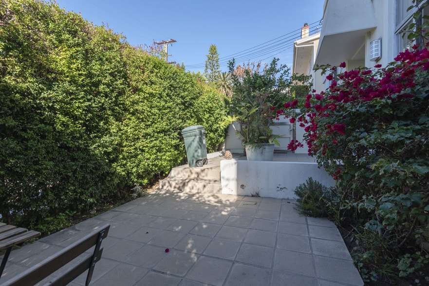 More Photos Of 1214 N Clark St, West Hollywood Apartments For Sale