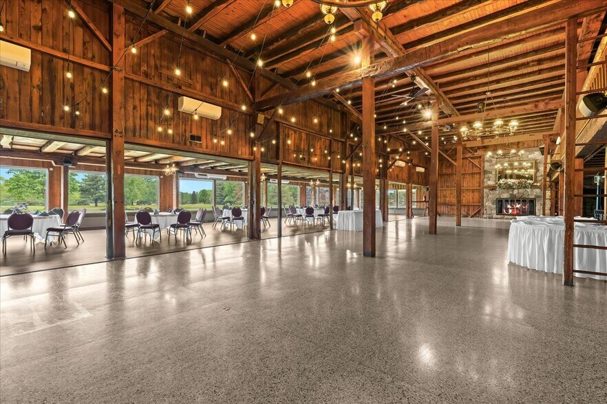 More Photos Of 9512 E Lippincott Blvd, Davison Golf Course Driving Range For Sale