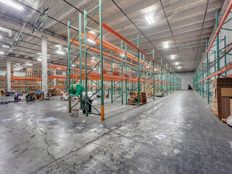 More Photos Of 2260 NW 114th Ave, Doral Warehouse For Lease