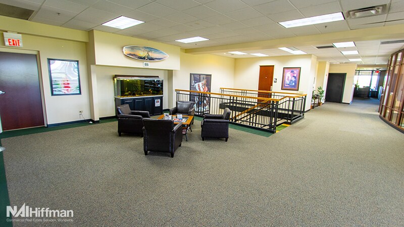 More Photos Of 2500 Lehigh Ave, Glenview Flex For Lease