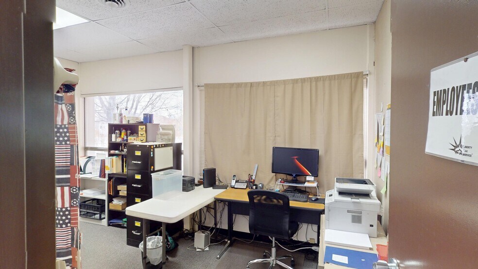 More Photos Of 324 E Washington Ave, Riverton Office For Sale