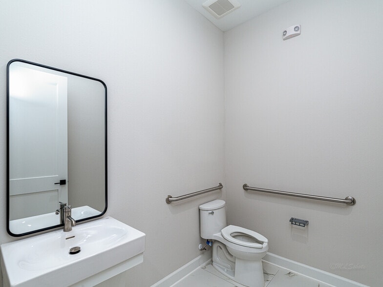 More Photos Of 5251 Katy Mills Circle, Katy Medical For Sale