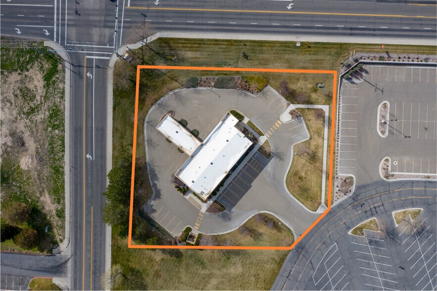 More Photos Of 1715 Pole Line Rd E, Twin Falls Bank For Sale