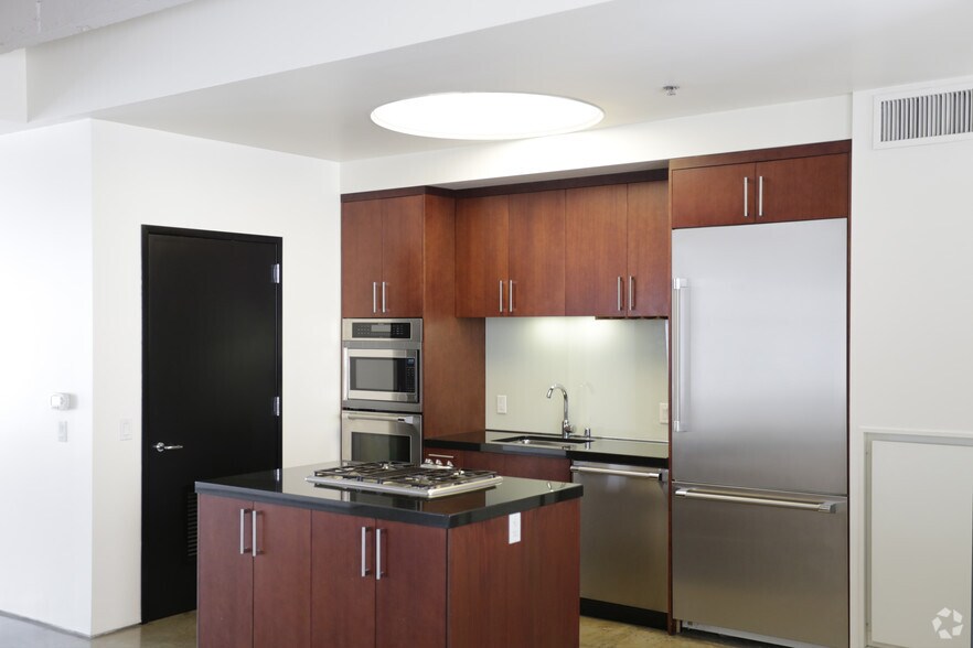 More Photos Of 411 W 5th St, Los Angeles Apartments For Lease