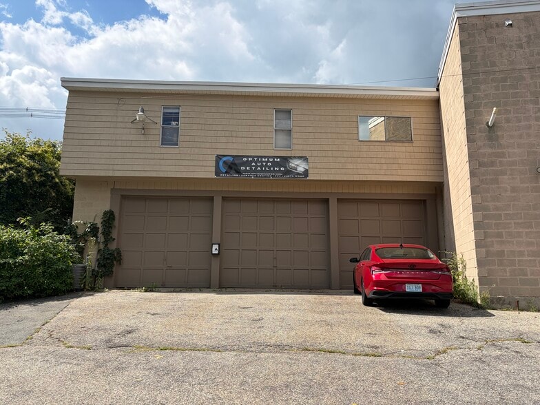 More Photos Of 197 Putnam Pike, Johnston Freestanding For Sale